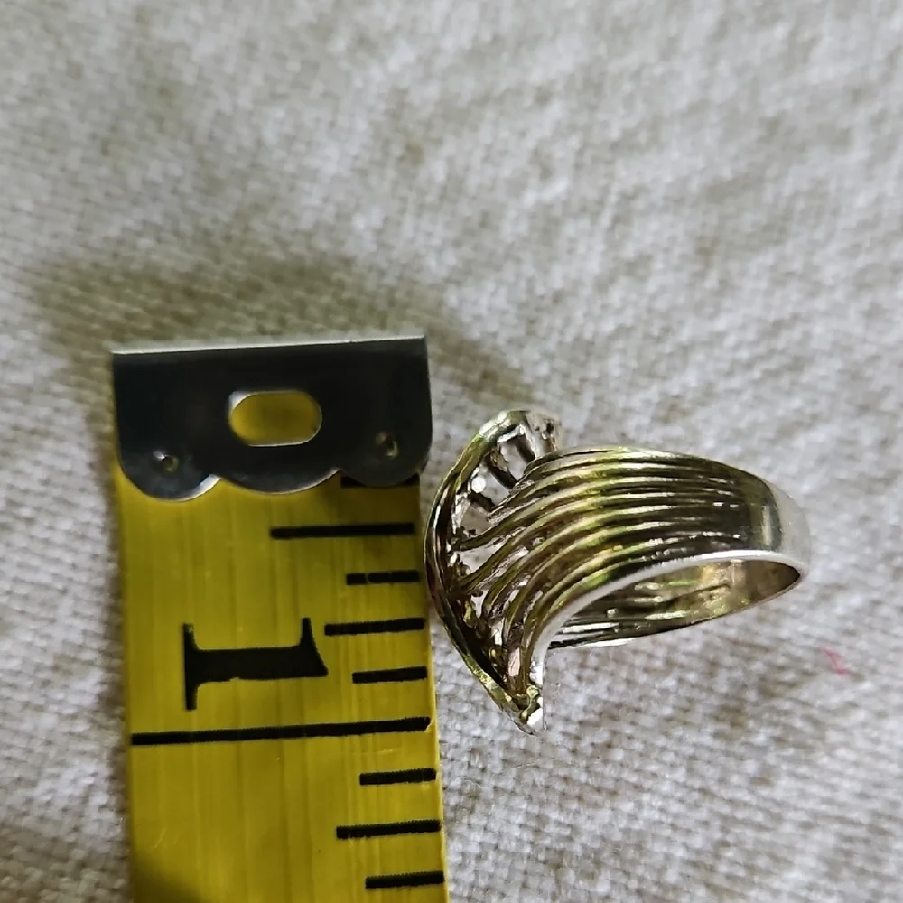 Swirl Unique Silver Women's Ring